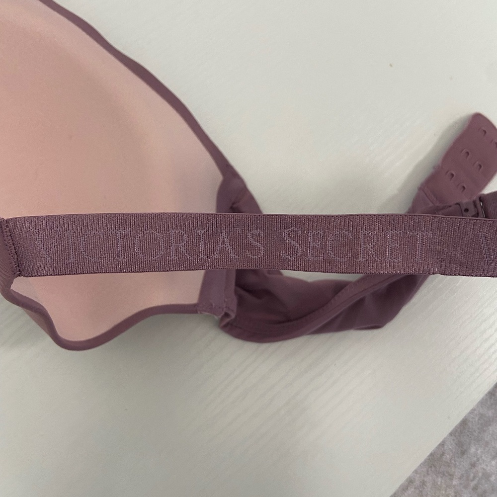 Victoria's Secret Bra - Picture 3 of 3